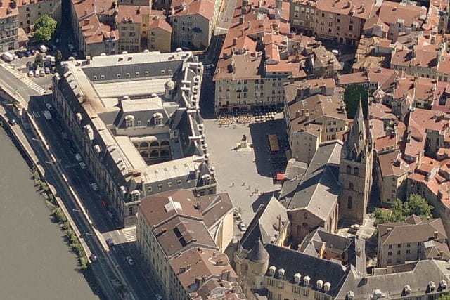 Place Saint-André à Grenoble